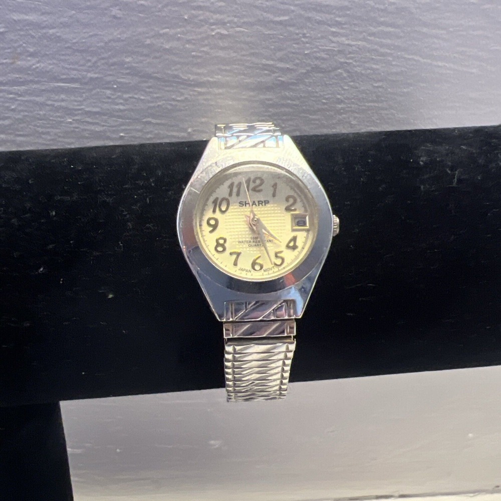 SHARP SHP-2040 Quartzā Watch Ladies 100ft Water Resistance Day Date Works Vtg
